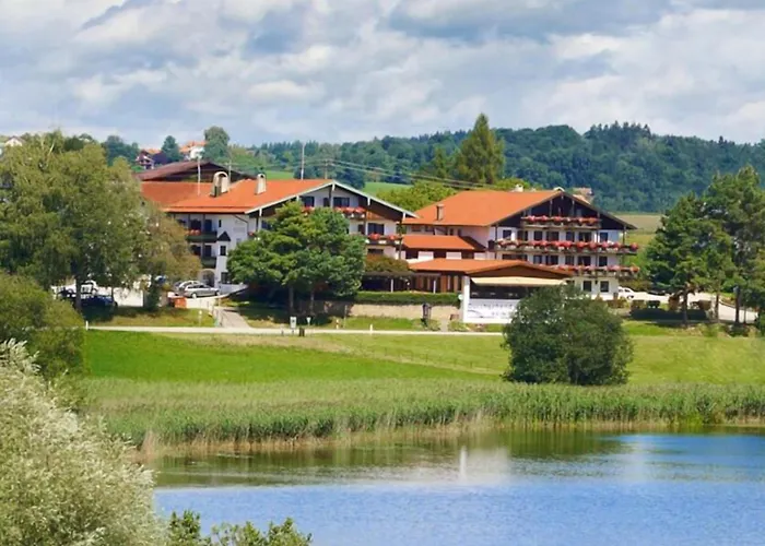 Hotel Seeblick & Ferienwohnung